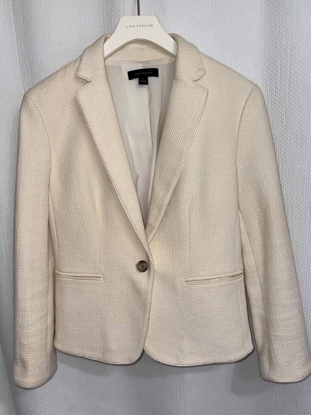 Ann Taylor Cream Single-Button Textured Blazer